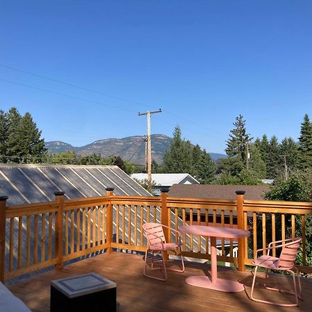 Victorian Guest Getaway-20Mins To Glacier National Park-10Mins To Airport! コロンビア・フォールズ エクステリア 写真