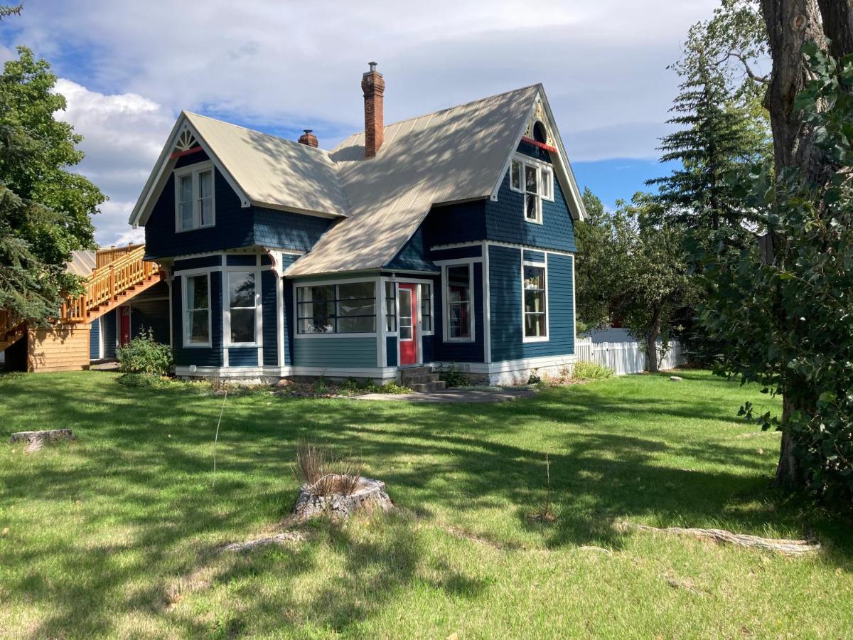 Victorian Guest Getaway-20Mins To Glacier National Park-10Mins To Airport! コロンビア・フォールズ エクステリア 写真